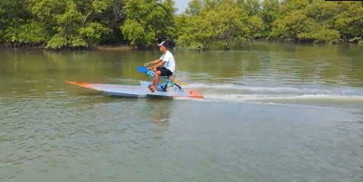 Лёгкая скоростная электрическая лодка «Скат-22»