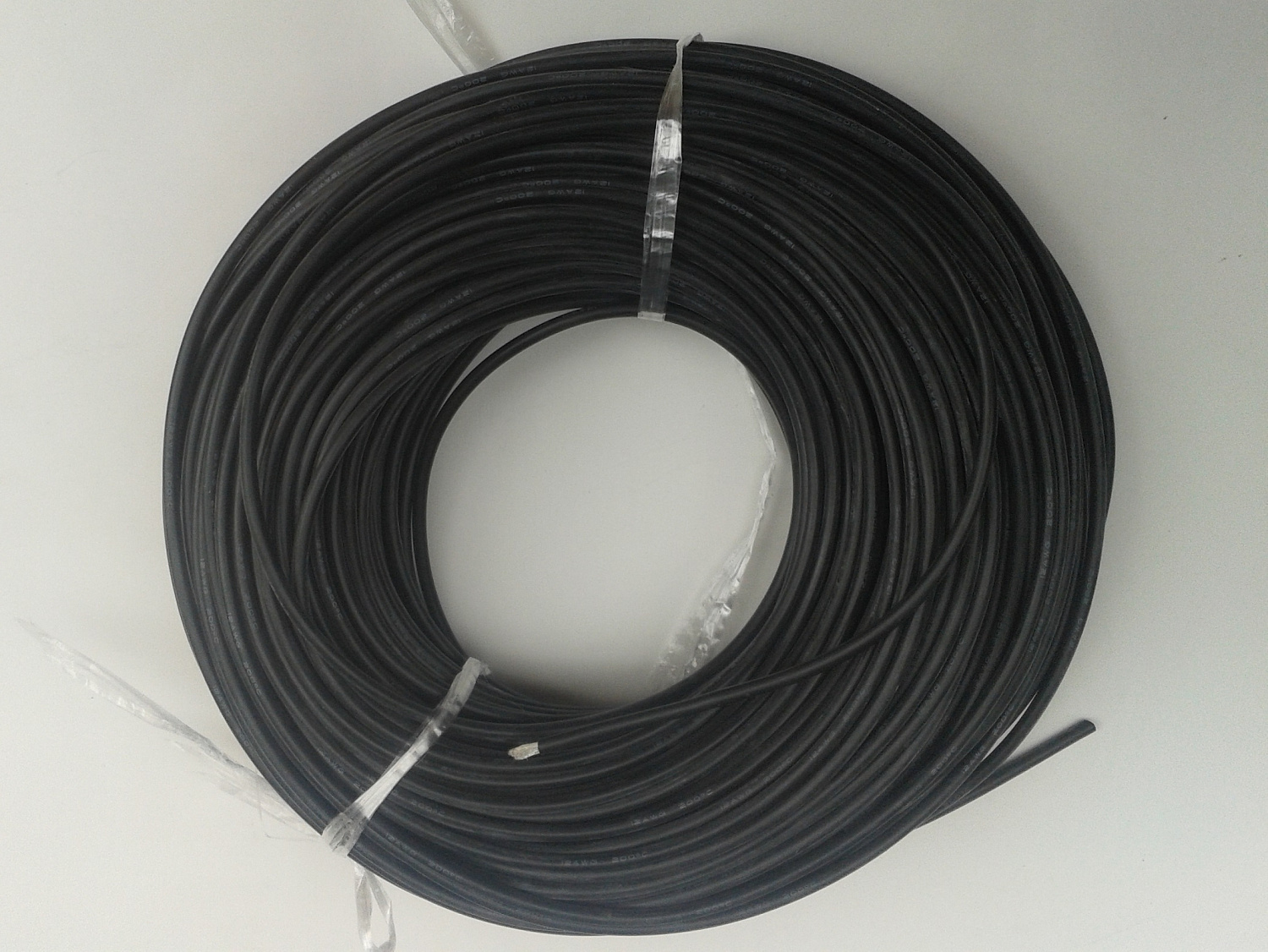 Силовой силиконовый кабель 12 AWG (чёрный) Силовой силиконовый кабель 12 AWG (чёрный)