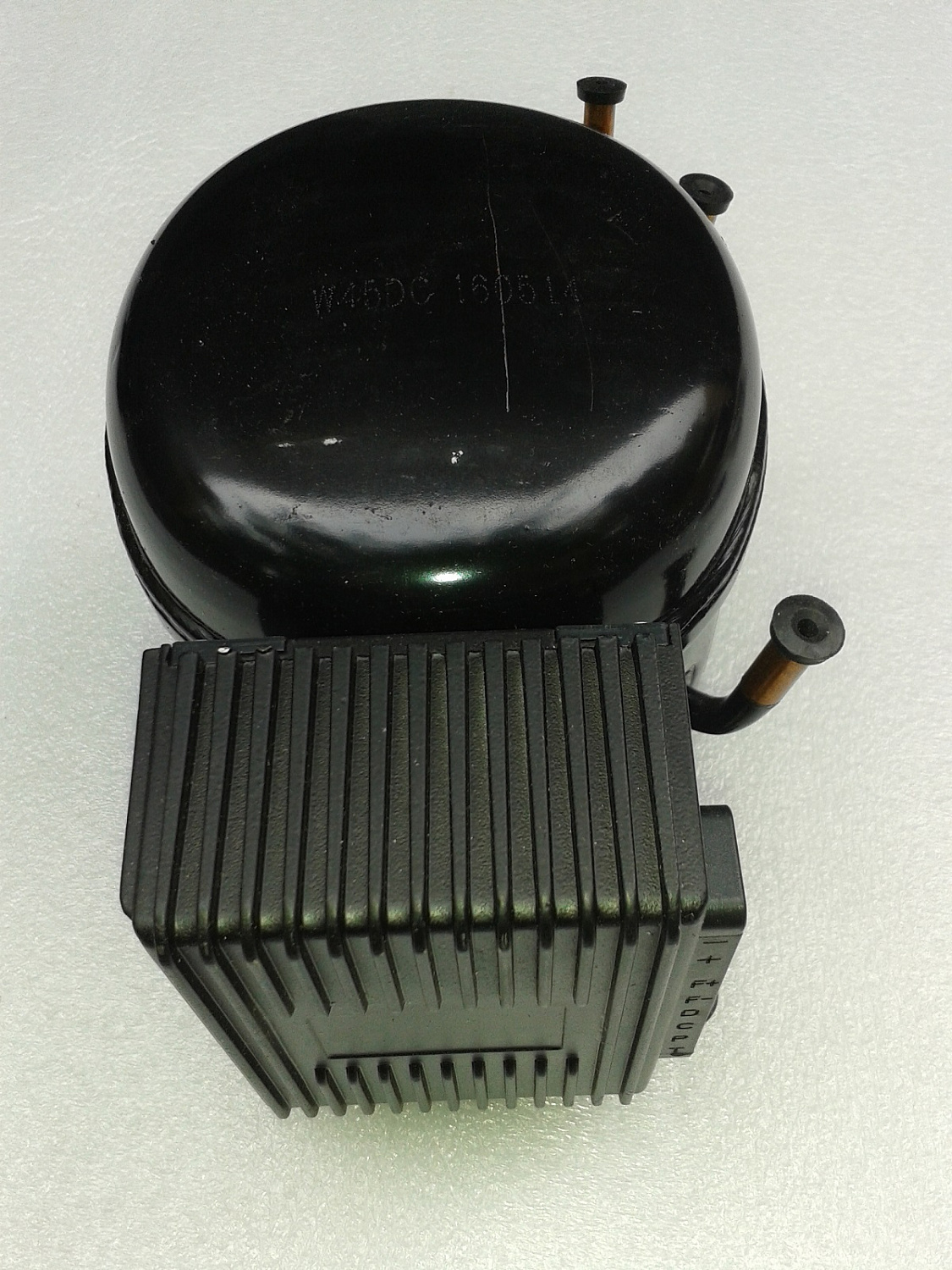 Холодильный компрессор 30G (87Вт, 12В-24В) Холодильный компрессор 30G (87Вт, 12В-24В)