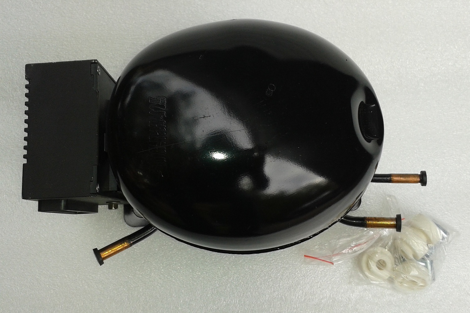 Холодильный компрессор 65G (210Вт, 12В-24В)